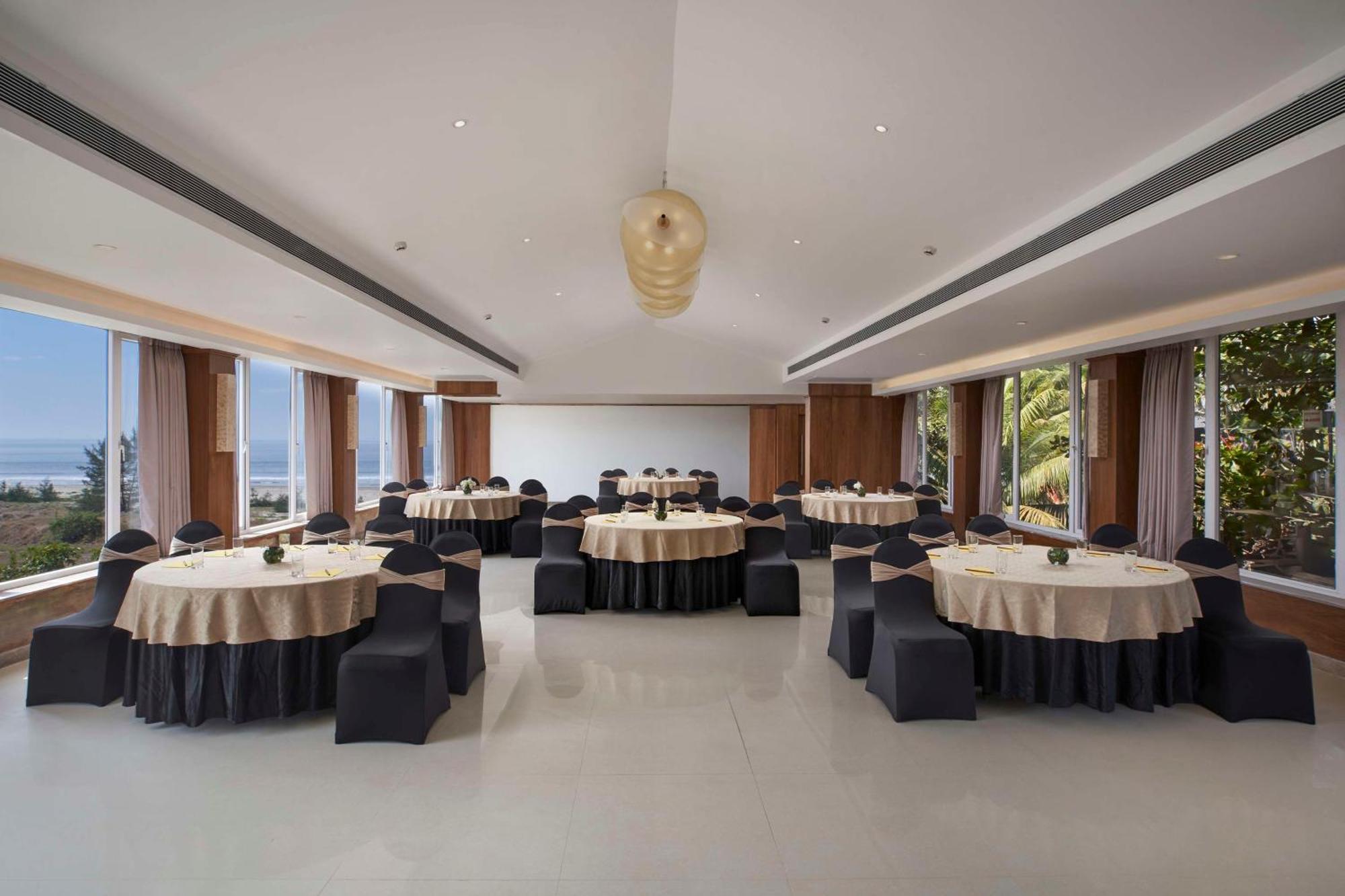 Mandrem Beach Resort, A Member Of Radisson Individuals Retreat Екстер'єр фото