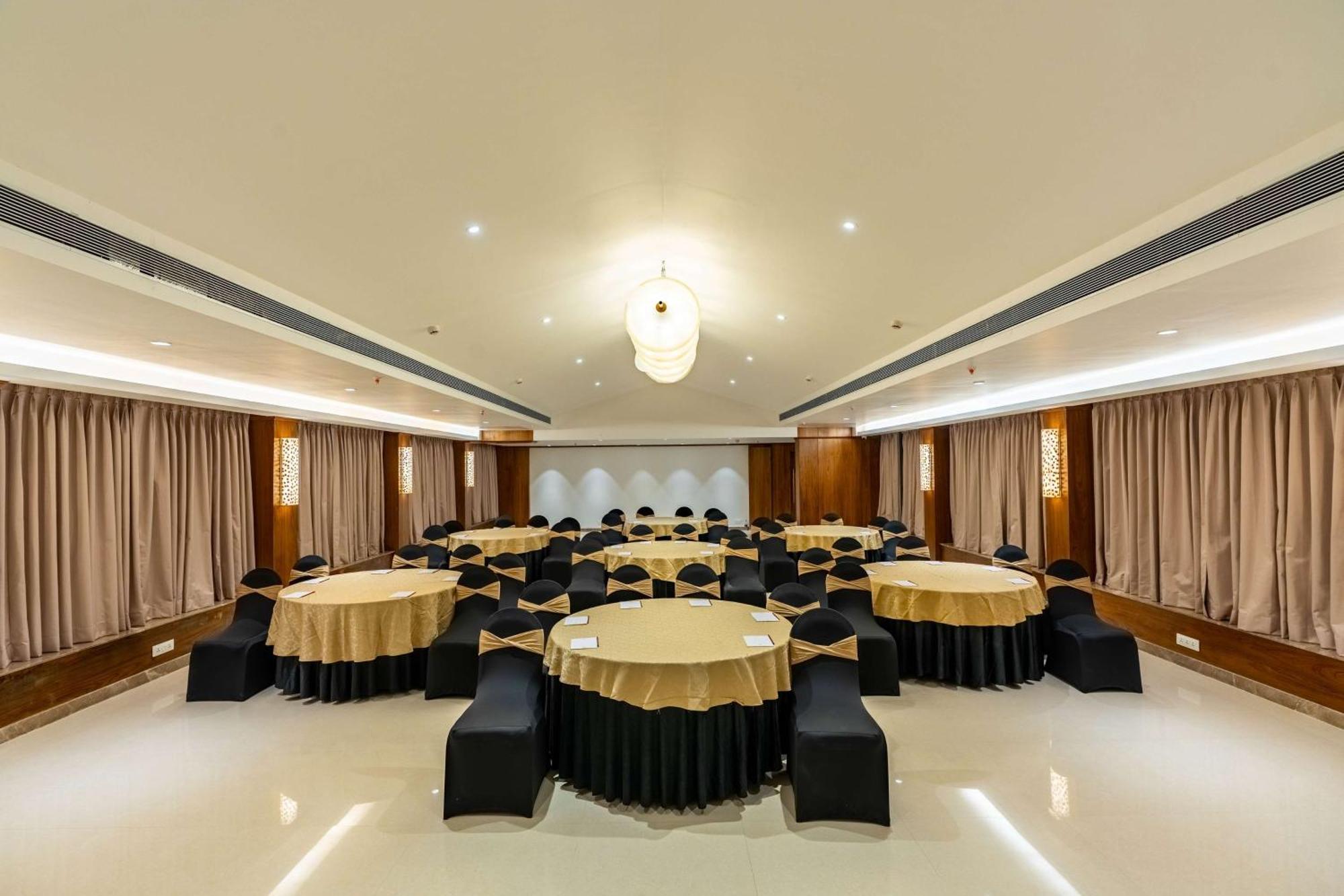 Mandrem Beach Resort, A Member Of Radisson Individuals Retreat Екстер'єр фото